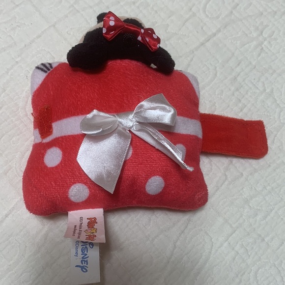 (2/$20) Minnie Mouse Plush Purse and Mini Pillow Pet - Picture 8 of 16